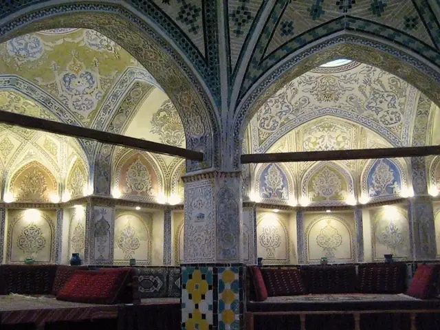 Çinili kubbesiyle hamam içi — Kilyos, Masaj Salonun
